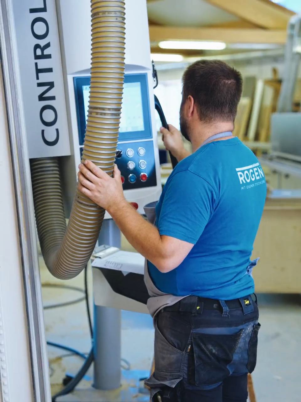 An der CNC-Maschine